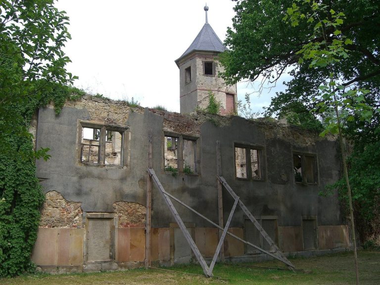 Schloss Harbke: A Renaissance Palace and Historic Estate in Germany
