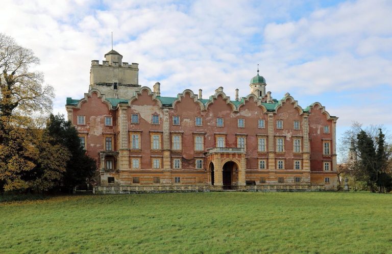 Schloss Prugg: A Medieval Fortress and Baroque Palace in Austria
