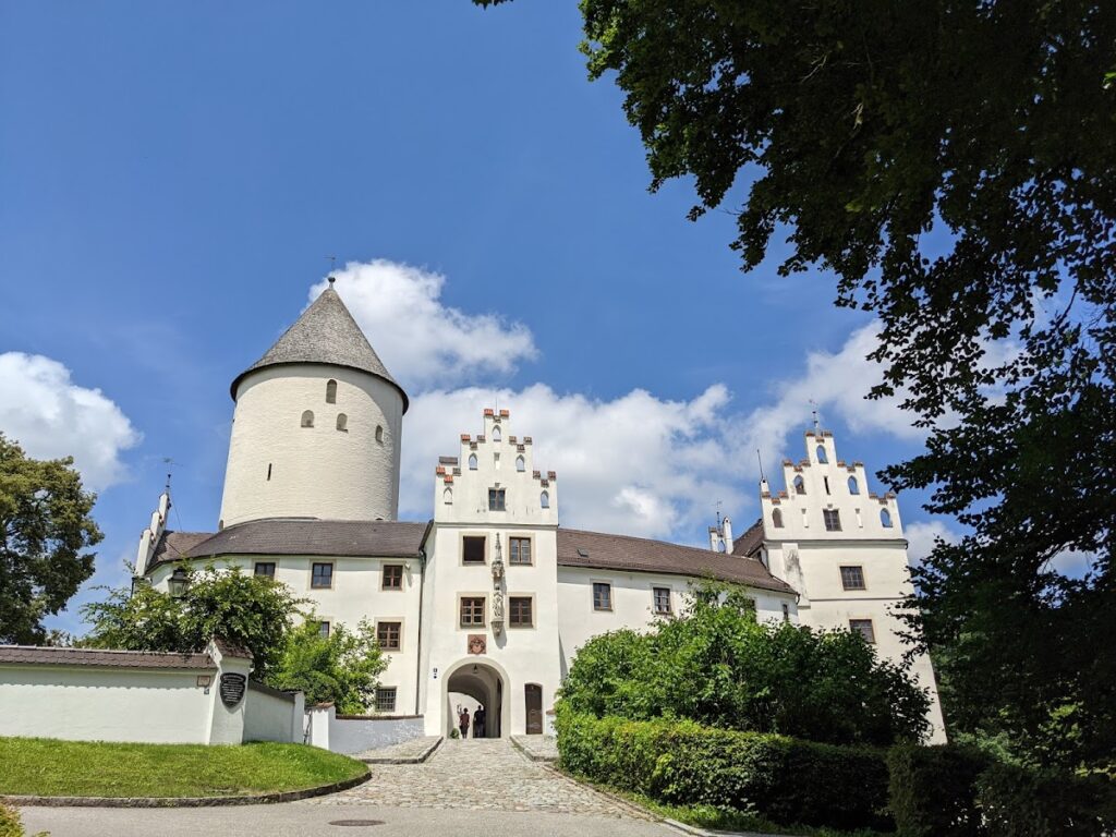Schloss Kronwinkl: Medieval Castle and Preysing Family Seat 1 Schloss Kronwinkl