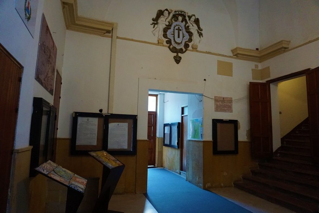 Palazzo Crociferi: A Baroque Municipal Palace in Castellammare del Golfo 2 Palazzo Crociferi