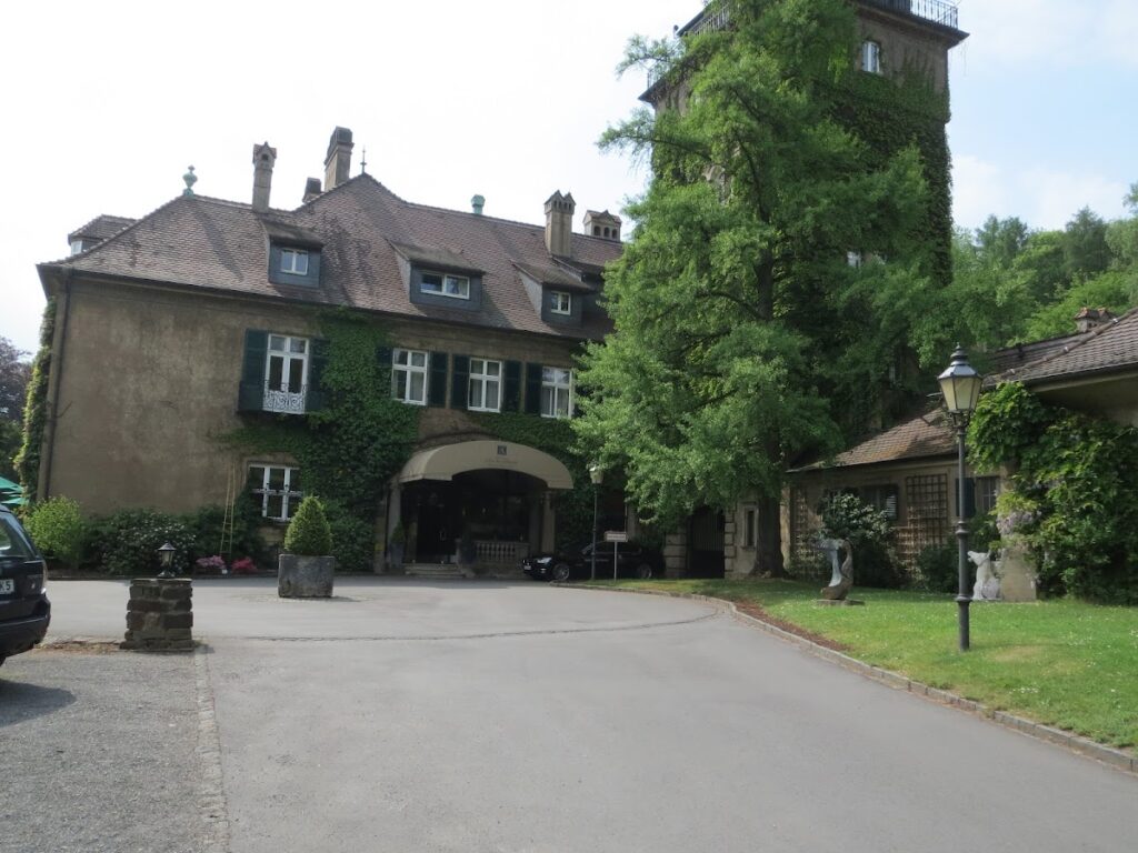 Schloss Lerbach: A Historic Manor Estate in Bergisch Gladbach 1 Schloss Lerbach