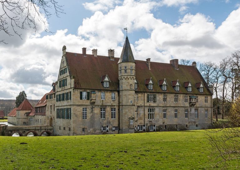 Haus Havixbeck: A Renaissance Manor and Water-Castle Complex in Germany