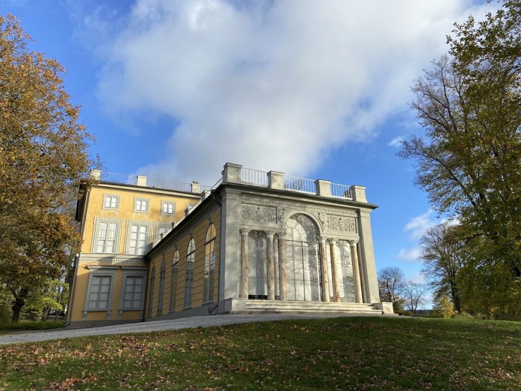 Gustav III's Pavilion: A Gustavian Royal Residence in Sweden 1 Gustav III's Pavilion