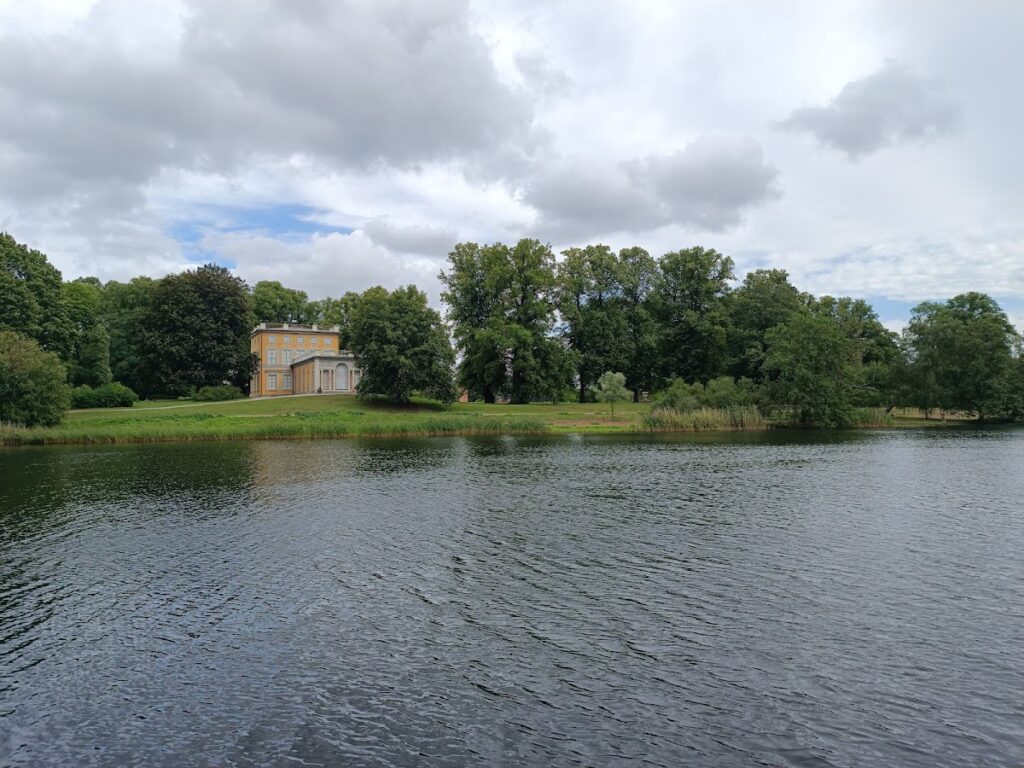 Gustav III's Pavilion: A Gustavian Royal Residence in Sweden 2 Gustav III's Pavilion
