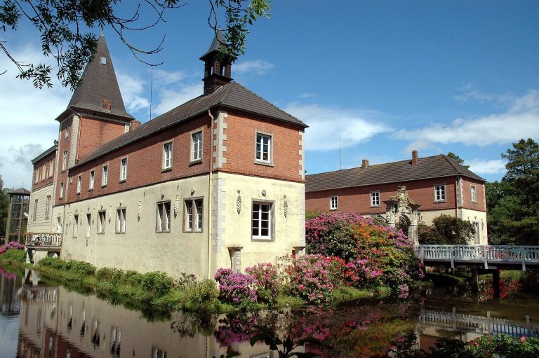 Schloss Dankern: A Baroque Moated Castle in Germany
