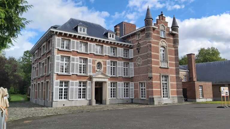 Castle de Bist: A Historic Estate and Manor House in Belgium