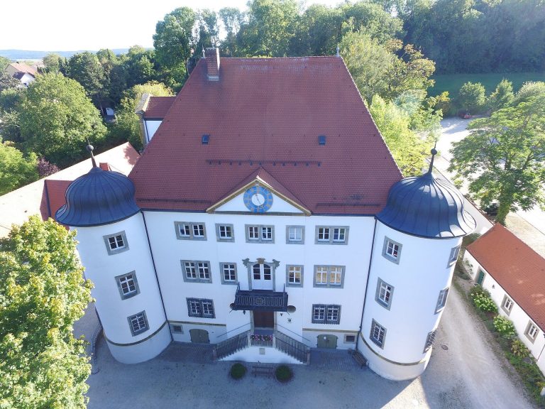 Schloss Reimlingen: A Former Teutonic Order Manor and Town Hall in Germany