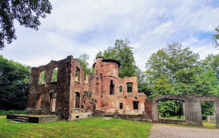 Haus Empel: A Medieval Moated Castle Ruin in Germany