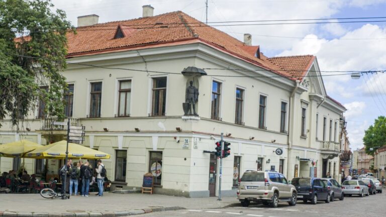 Umiastowski Palace in Vilnius: An Aristocratic Residence and Cultural Monument