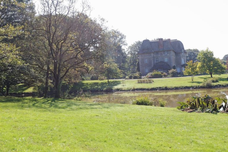 Château du Bois-Rouaud: A Historic Estate and Stud Farm in France
