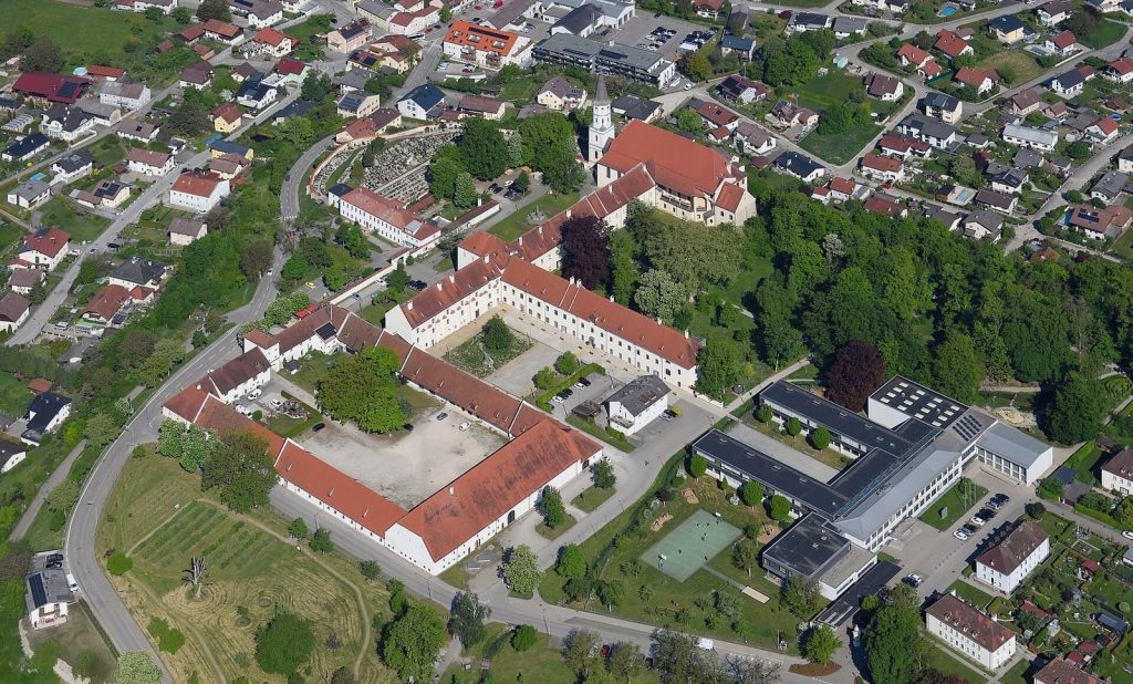 Stift Ranshofen: A Former Augustinian Canons’ Monastery in Austria 1 Stift Ranshofen