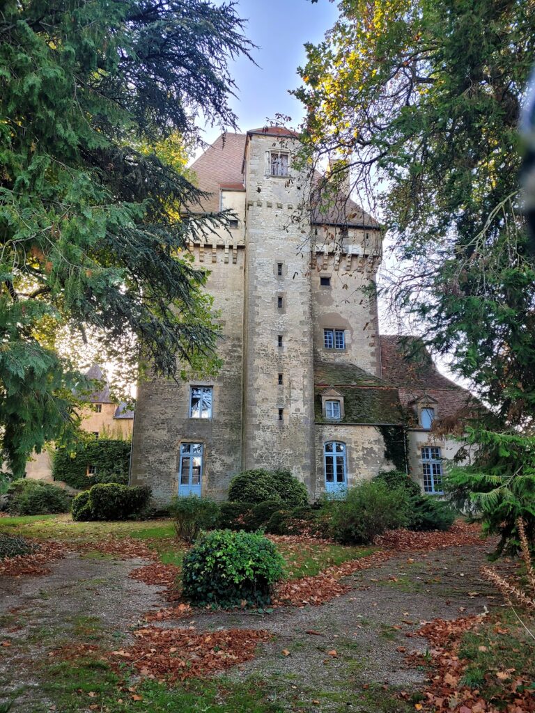 Château de Menetou-Couture: A Fifteenth-Century Fortified Seigneurial Residence