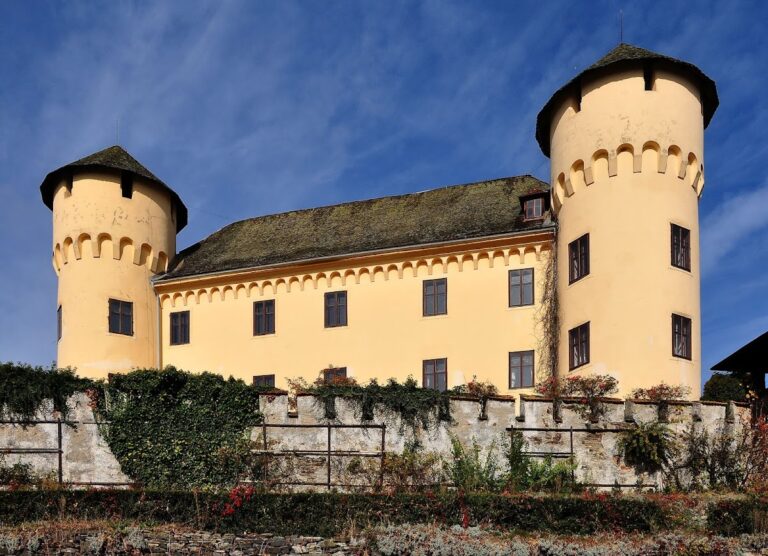 Schloss Tentschach: A Medieval Castle and Noble Estate in Austria