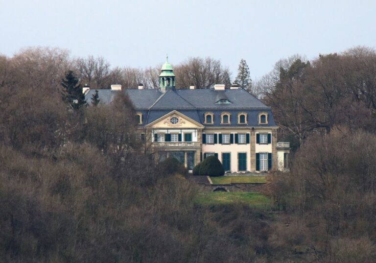 Schloss Ernich: A Neobaroque Manor House and Diplomatic Residence in Germany