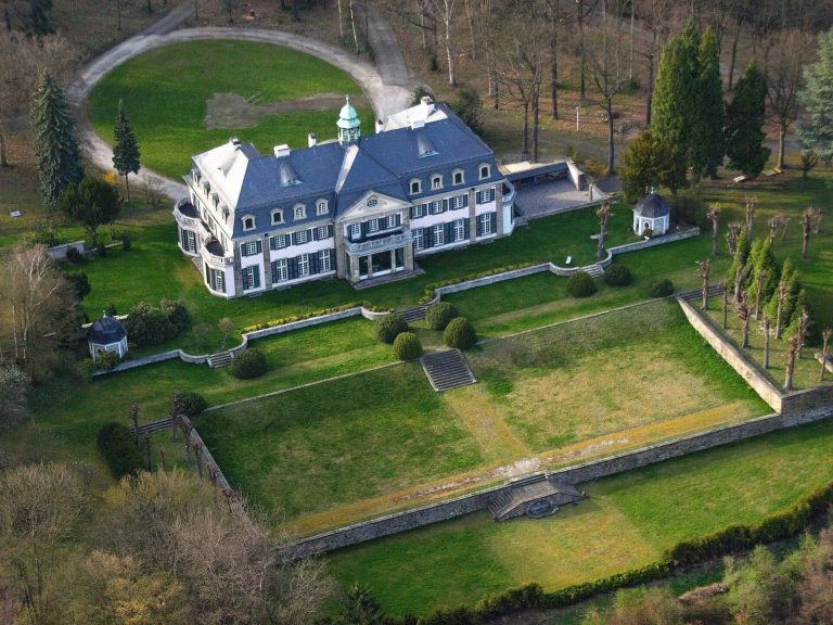 Schloss Ernich: A Neobaroque Manor House and Diplomatic Residence in Germany