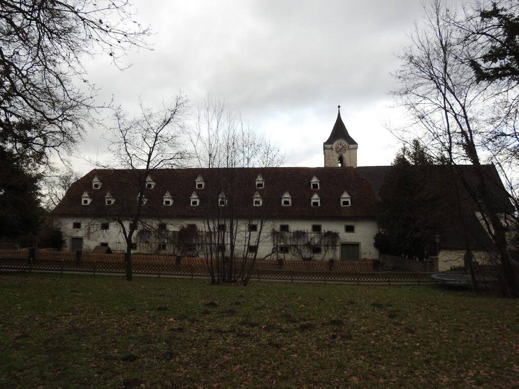 Schloss Erla St. Pantaleon: Former Benedictine Nunnery in Austria 1 Schloss Erla St. Pantaleon