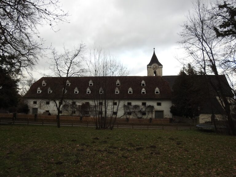 Schloss Erla St. Pantaleon: Former Benedictine Nunnery in Austria