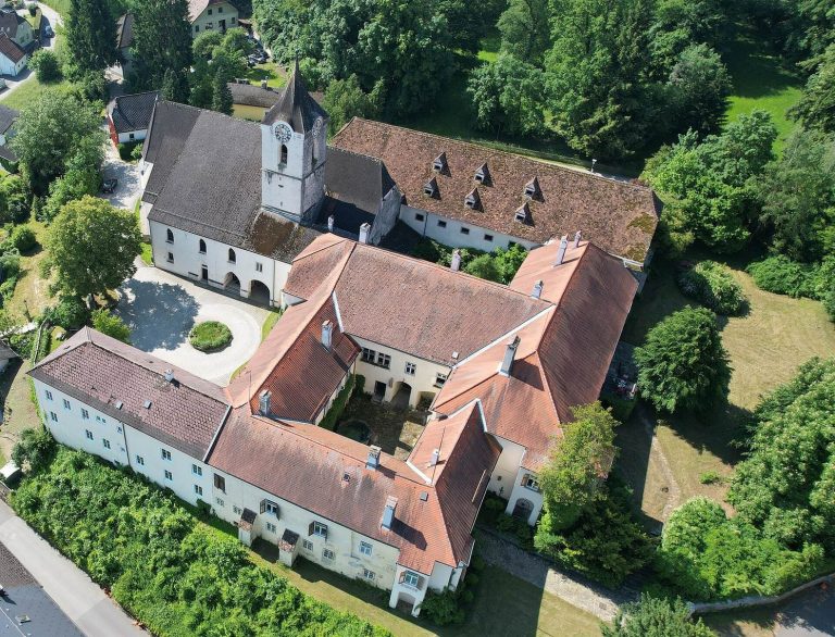 Schloss Erla St. Pantaleon: Former Benedictine Nunnery in Austria