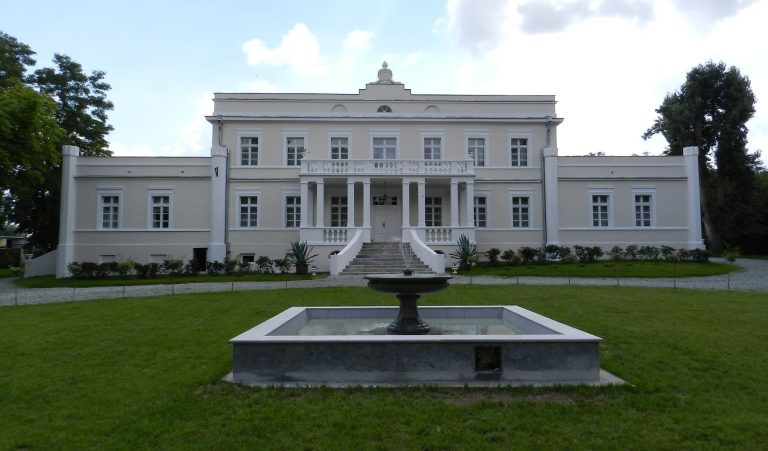 Palace in Połażejewo: A Historic Polish Manor and Estate
