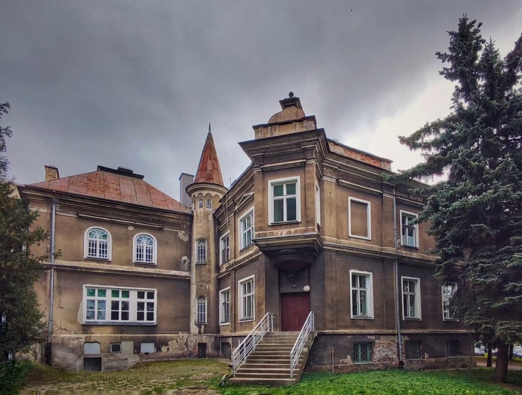Jędrzejowicz Palace in Rzeszów: A Nineteenth-Century Art Nouveau Residence 2 Pałac Jędrzejowiczów w Rzeszowie