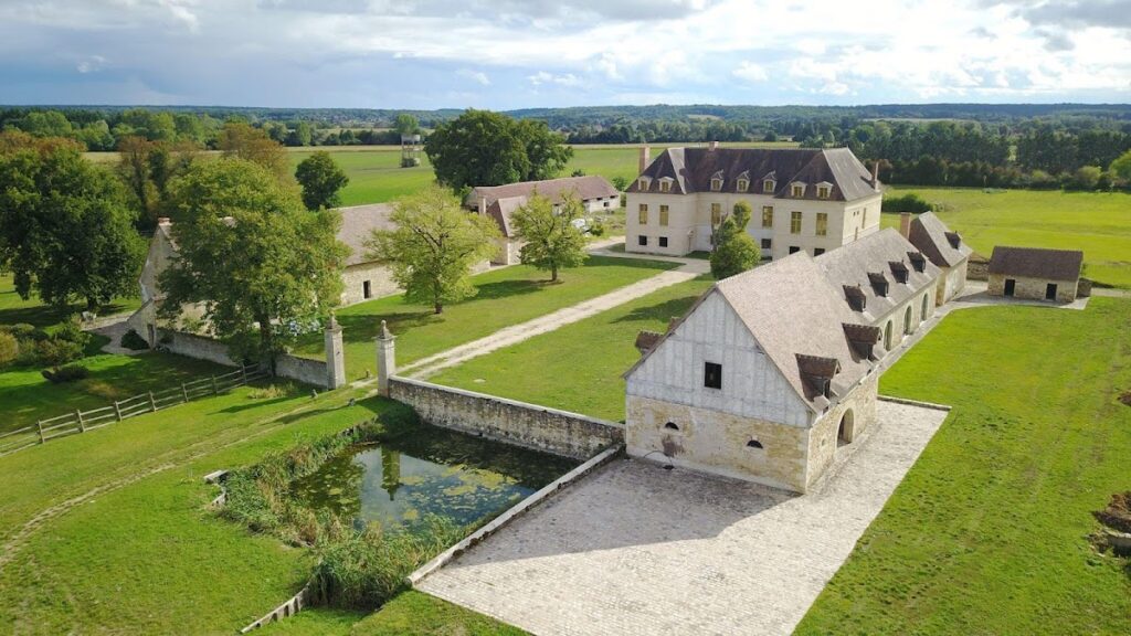 Château de Châteaufer: A Seventeenth-Century Château in France 2 château de Châteaufer