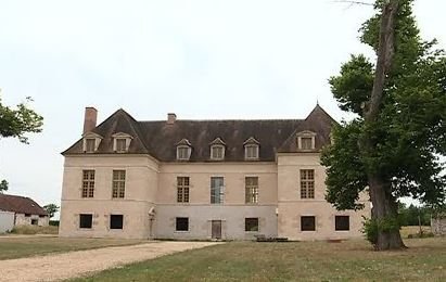 Château de Châteaufer: A Seventeenth-Century Château in France