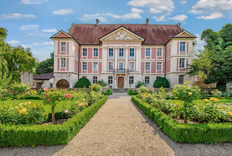 Schloss Eschenau: A Rococo Palace in Obersulm, Germany