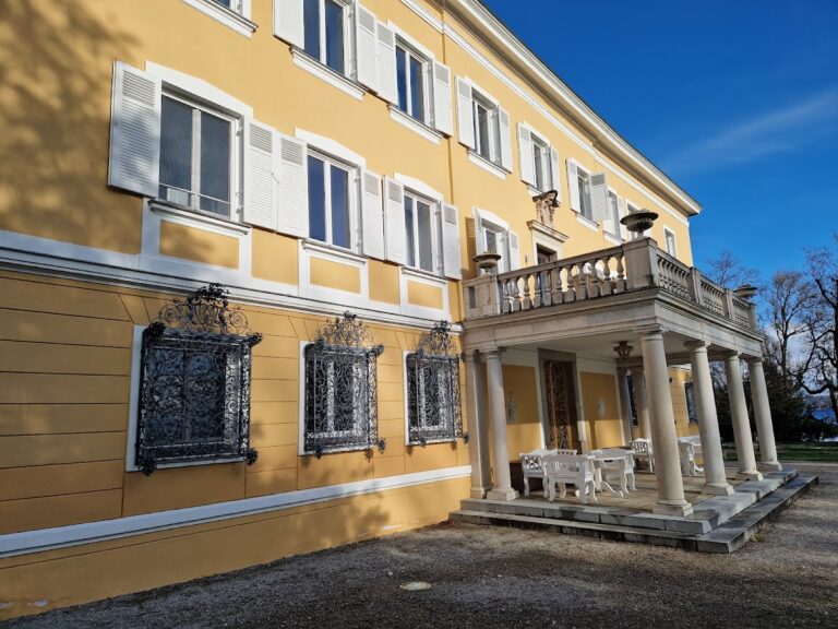 Schloss Tutzing: A Historic Residence and Evangelical Academy in Germany