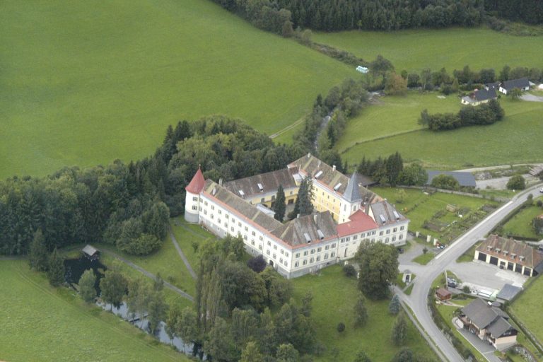 Schloss Wasserberg: Castle and Episcopal Estate in Austria
