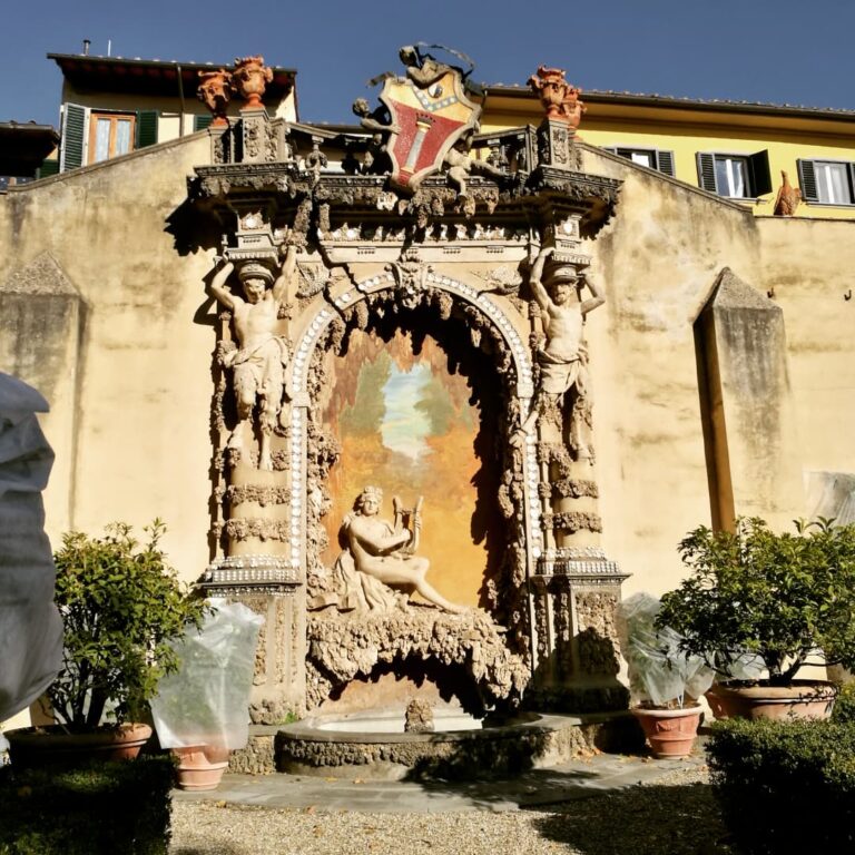 Palazzo Vivarelli Colonna: A Historic Palace and Garden in Florence