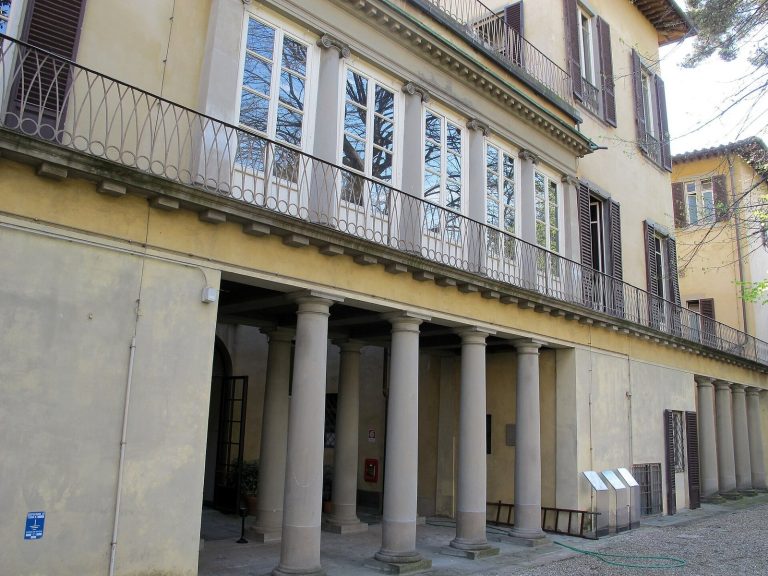 Palazzo Vivarelli Colonna: A Historic Palace and Garden in Florence