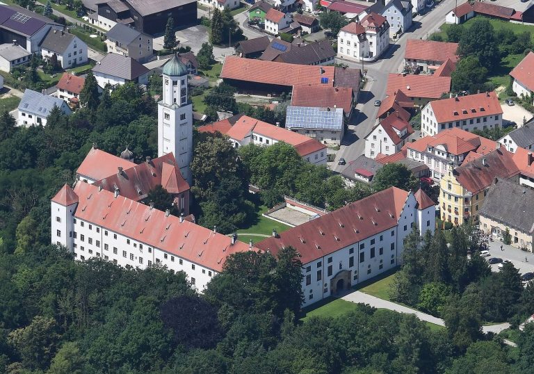 Schloss Kirchheim in Schwaben: A Renaissance Castle in Germany