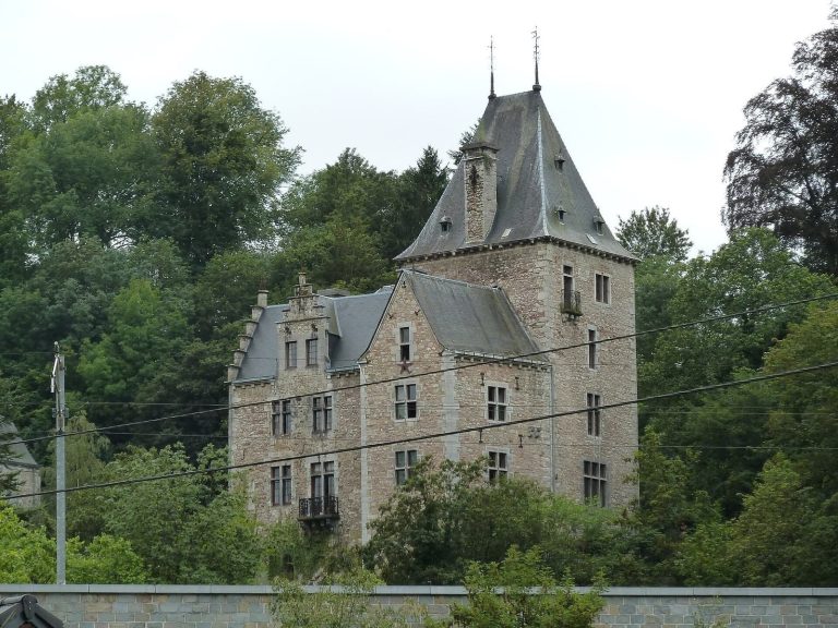 Château de Montjardin: A Fortified Castle in Belgium