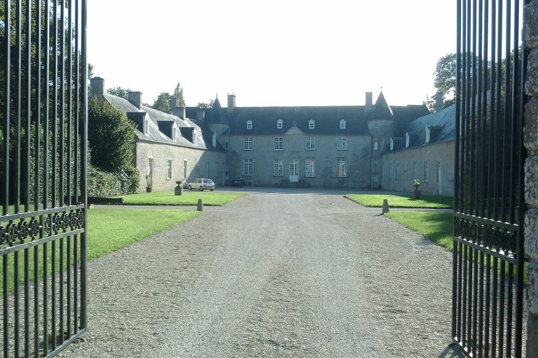 Château de Plain-Marais: A Fortified Residence in Normandy