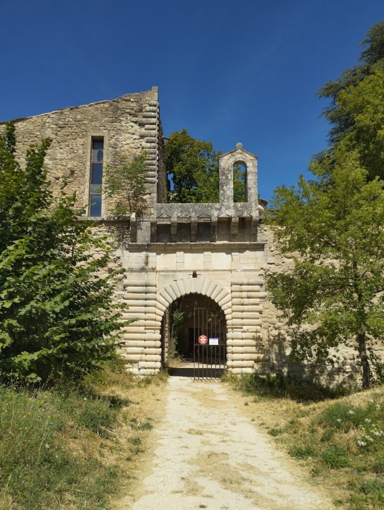 Château de Buoux: A Medieval and Renaissance Seigneurial Residence in France 2 Château de Buoux