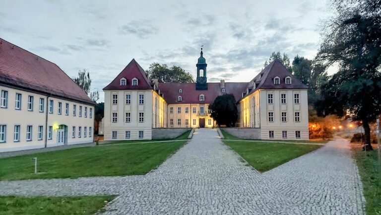 Schloss Elsterwerda: A Baroque Palace and Historic School Complex in Germany