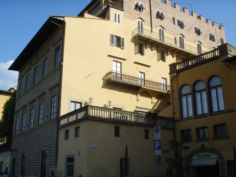 Palazzo Lanfredini: A Renaissance Palace in Florence