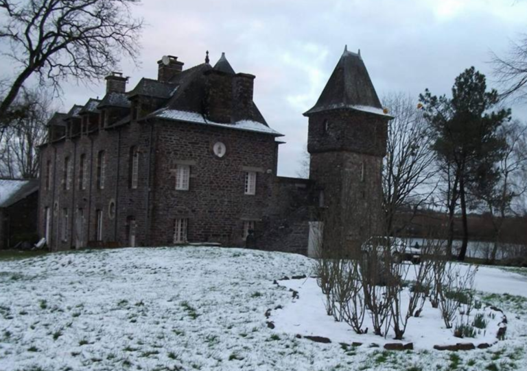 Château de Pont-Muzard: A Historic Estate in France