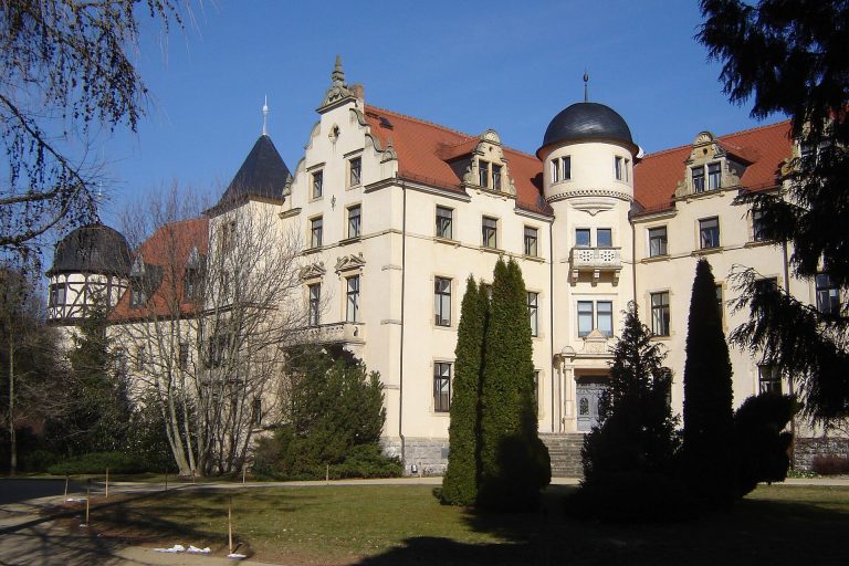 Neugattersleben Castle: A Medieval Fortress Transformed into an Alvensleben Residence