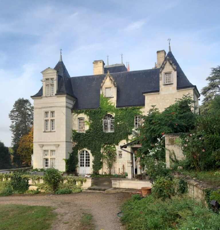 Château de Sonnay: A Fifteenth-Century Seigneurial Residence in France