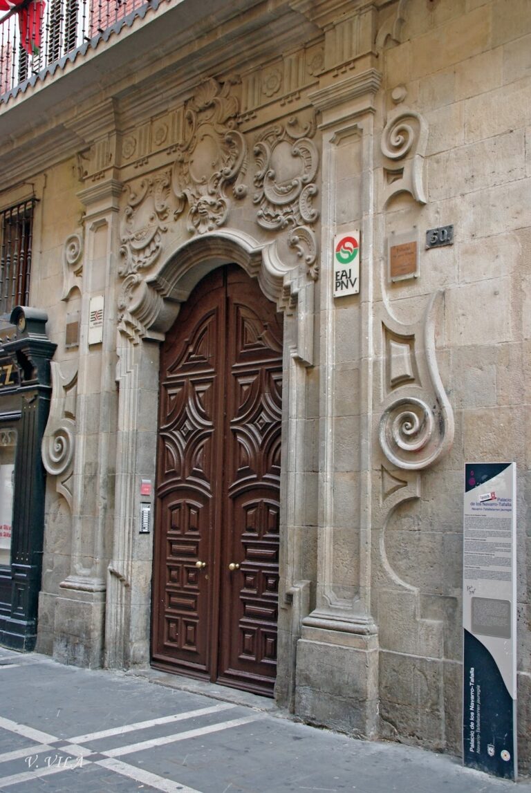 Palacio Navarro Tafalla: Rococo urban residence and civic building in Pamplona