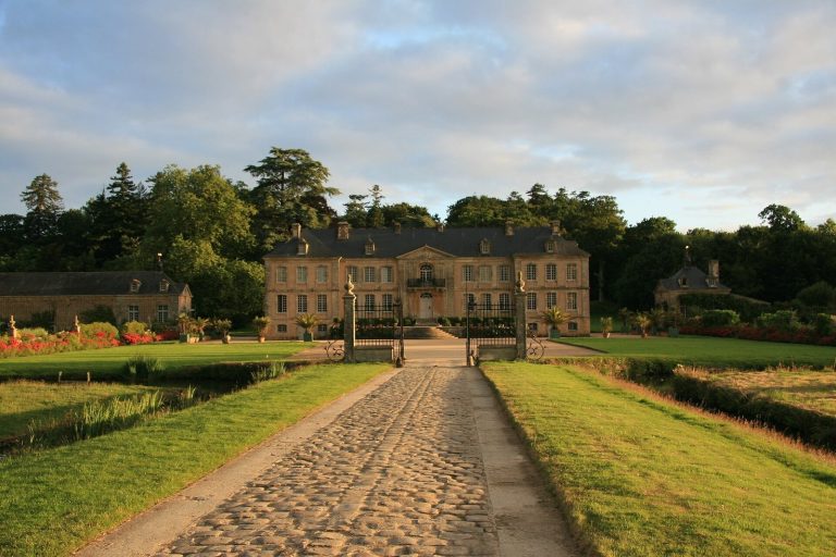 Château de Pont-Rilly: A Restored French Seigneurial Estate in Négreville