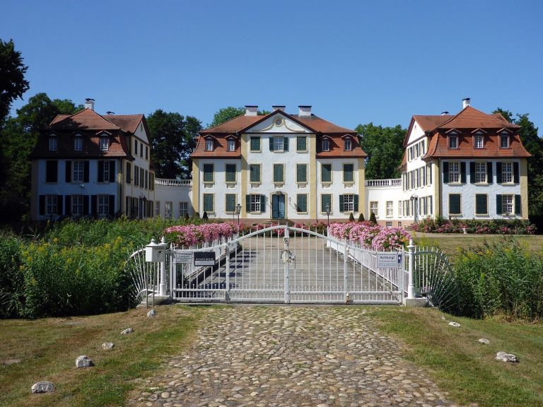 Schloss Hüffe: A Late Baroque Manor Estate in Germany