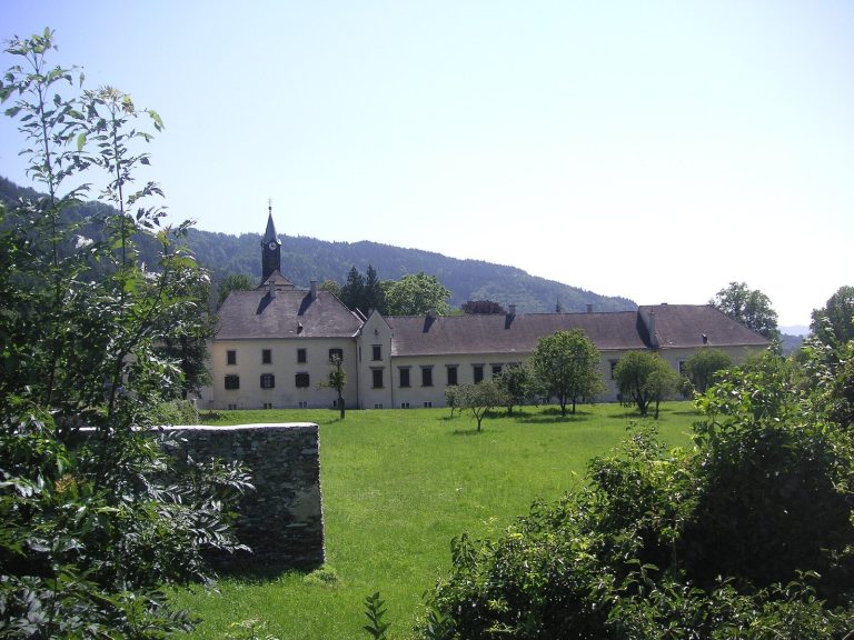 Schloss Waldstein: A Historic Aristocratic Castle Complex in Austria