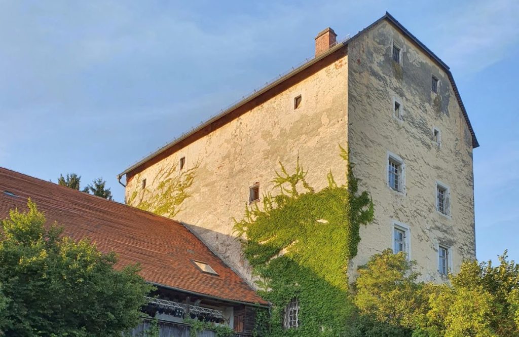 Schloss Triebenbach: A Former Moated Castle in Bavaria 2 Schloss Triebenbach