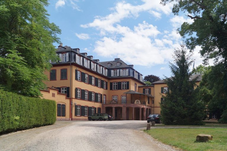 Schloss Assenheim: A Counts’ Palace in Niddatal, Germany