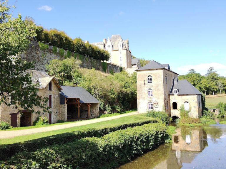 Château de Thévalles: A Fortified Historic Estate in France