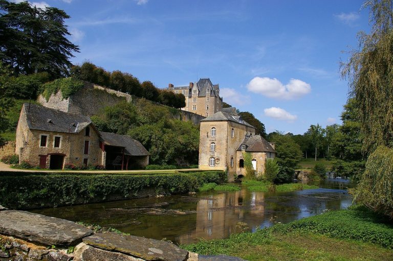 Château de Thévalles: A Fortified Historic Estate in France