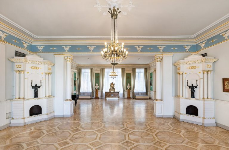 Chodkevičiai Palace: A Historic Noble Residence and Art Gallery in Vilnius