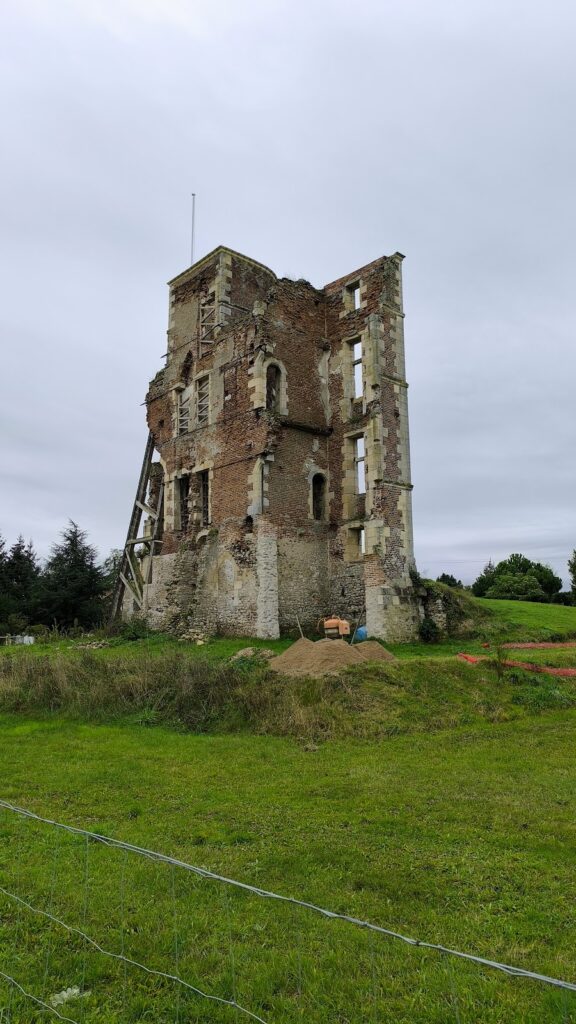 Château de l'Isle: A Sixteenth-Century Seigneurial Estate in France 2 Château de l'Isle